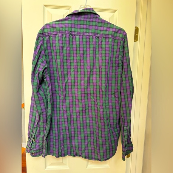 Kenneth Cole Reaction Green and Purple Casual Button Down Shirt - Picture 2 of 3